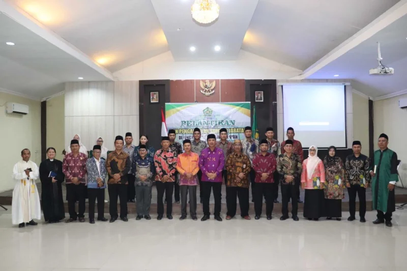 Pelantikan 13 Pejabat Pengawas dan Fungsional