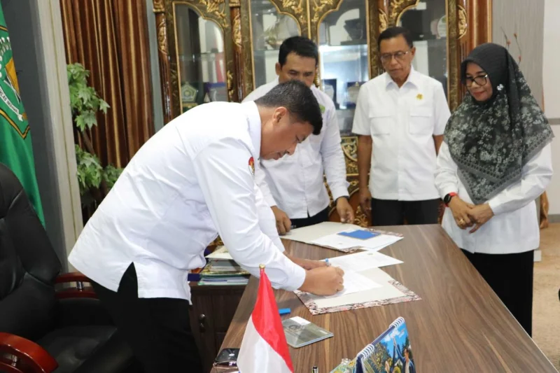 Penandatanganan berita acara serah terima transfer BMN