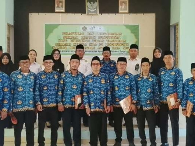 Kakanwil Kemenag Sulteng Lantik 12 Kepala KUA di Kabupaten Sigi