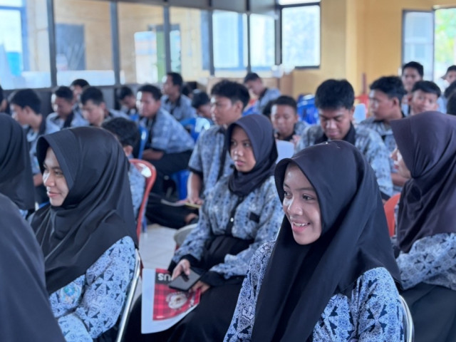 Cegah Narkoba dan Pernikahan Dini, Kemenag Poso Gelar Bimbingan Remaja di SMKN 1 Poso Pesisir