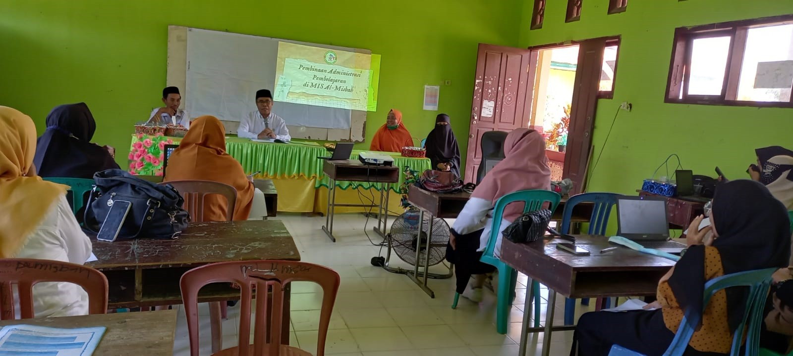 KKG MI Kab. Buol Lakukan Pembinaan Administrasi Pembelajaran di MIS Al-Misbah