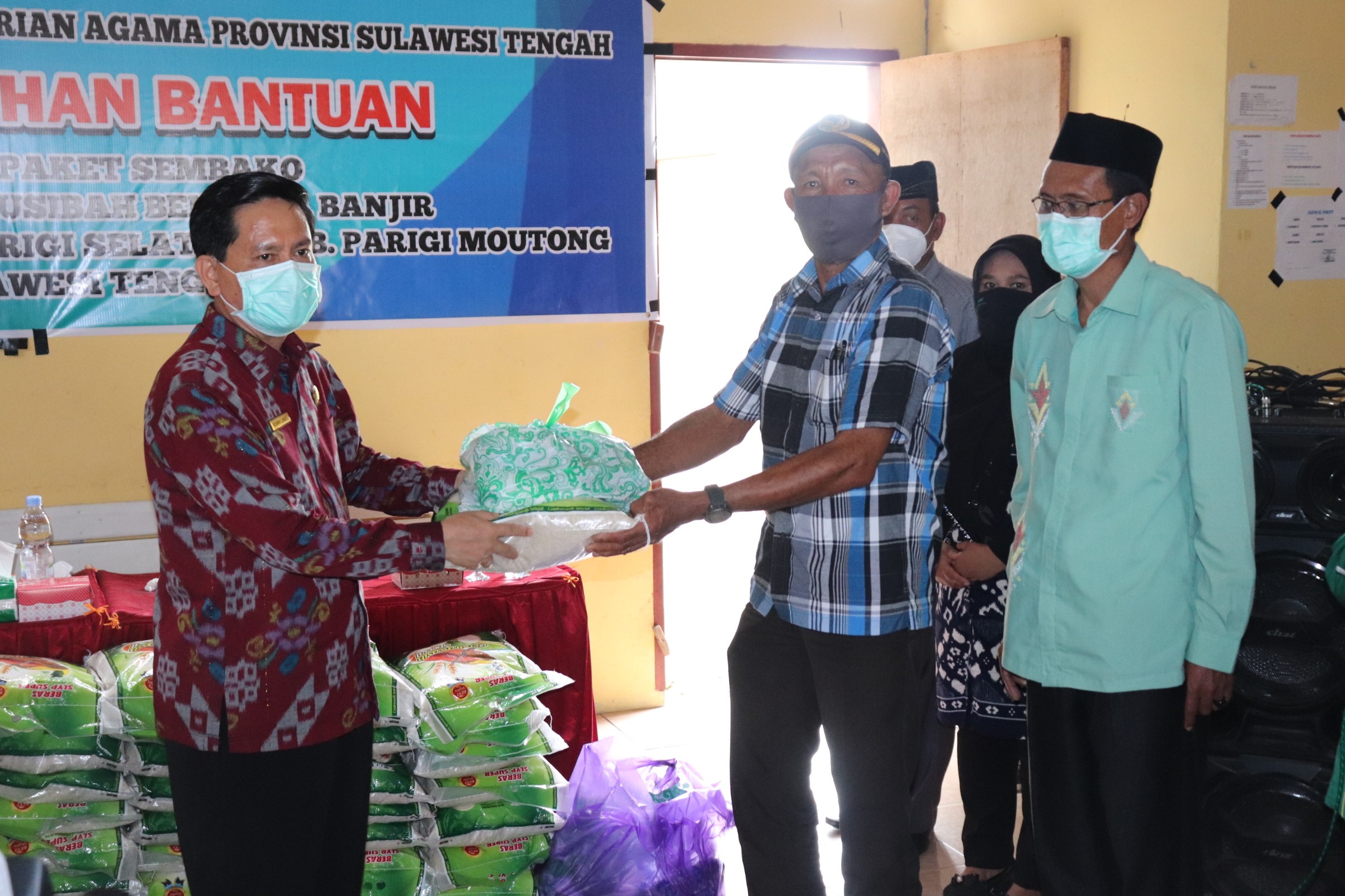 Berikan Bantuan Sembako, Kades Boyantongo Ucapkan Terima Kasih Pada Kanwil Kemenag Sulteng