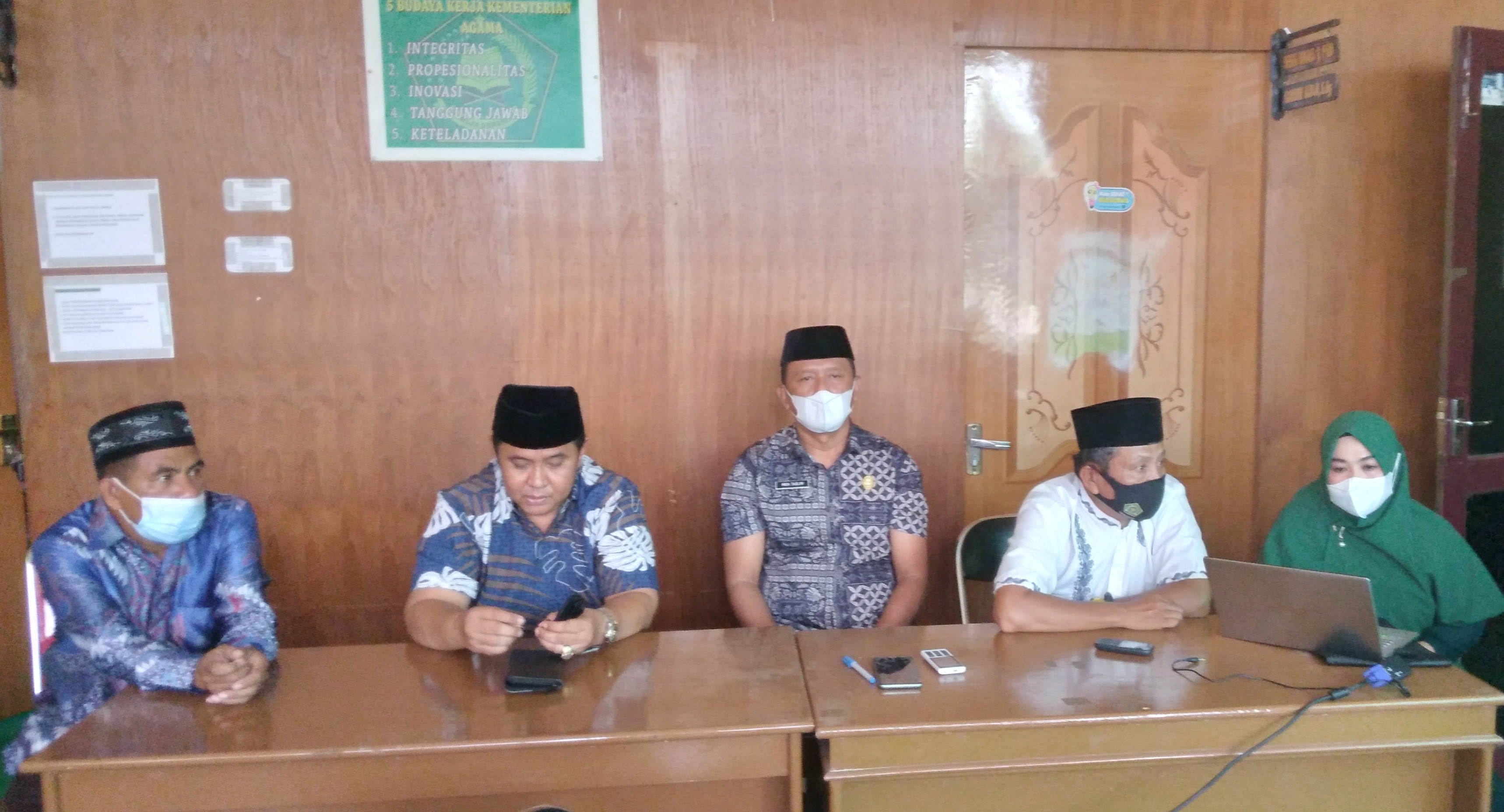 Laksanakan Bimtek SIK, Penghulu Kemenag Balut Harus Kuasai IT