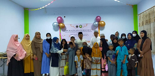 Santri IBSDM MAN 2 Kota Palu Berbagi Buka Puasa bersama Anak Yatim dan Dhuafa 