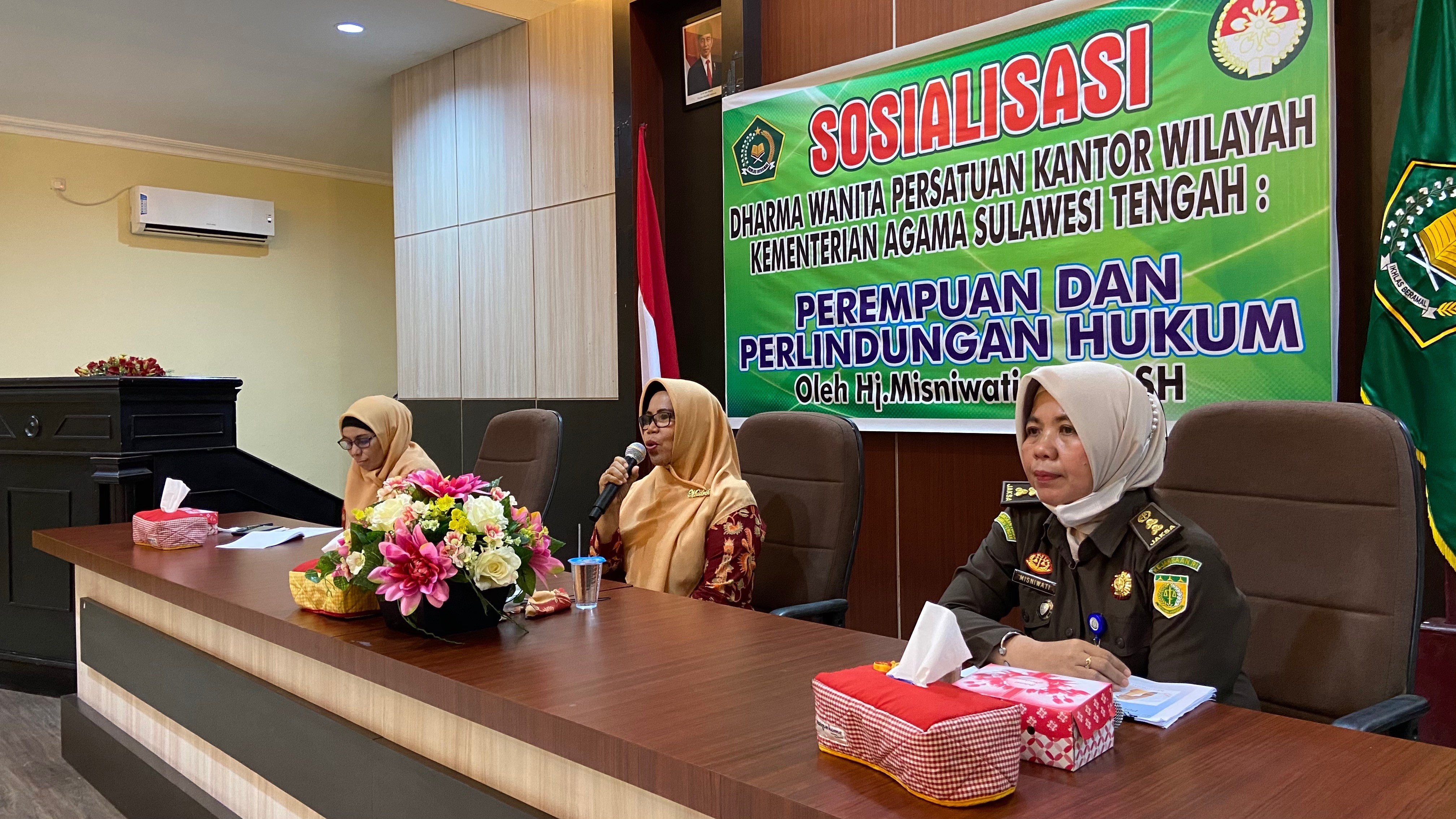 DWP Kanwil Kemenag Sulteng Bahas Perlindungan Hukum terhadap Perempuan