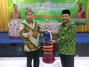 Rakornas Kepala K3MA di Bangkalan, Kepala MAN 2 Kota Palu Mendapat Apresiasi dari Direktur Madrasah