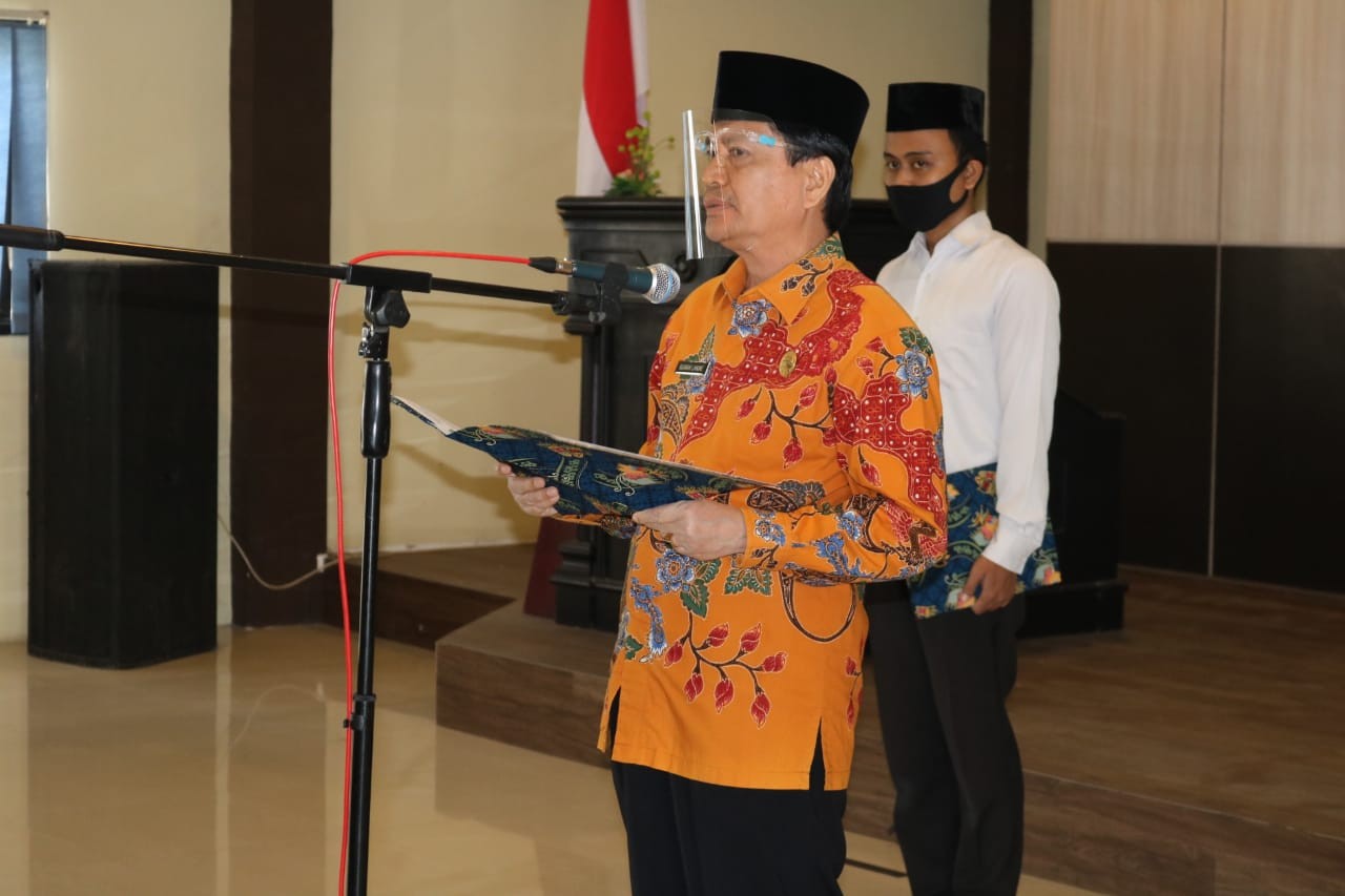 Kakanwil Kemenag Sulteng Lantik Pejabat Pengawas Bimas Kristen