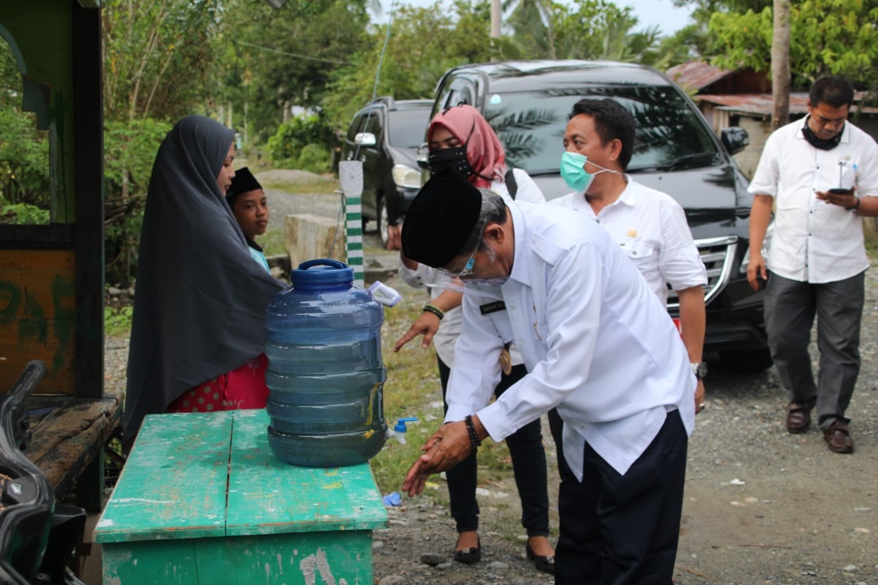 Wabup Parmout Kunjungi Ponpes Darrushalihin Auma