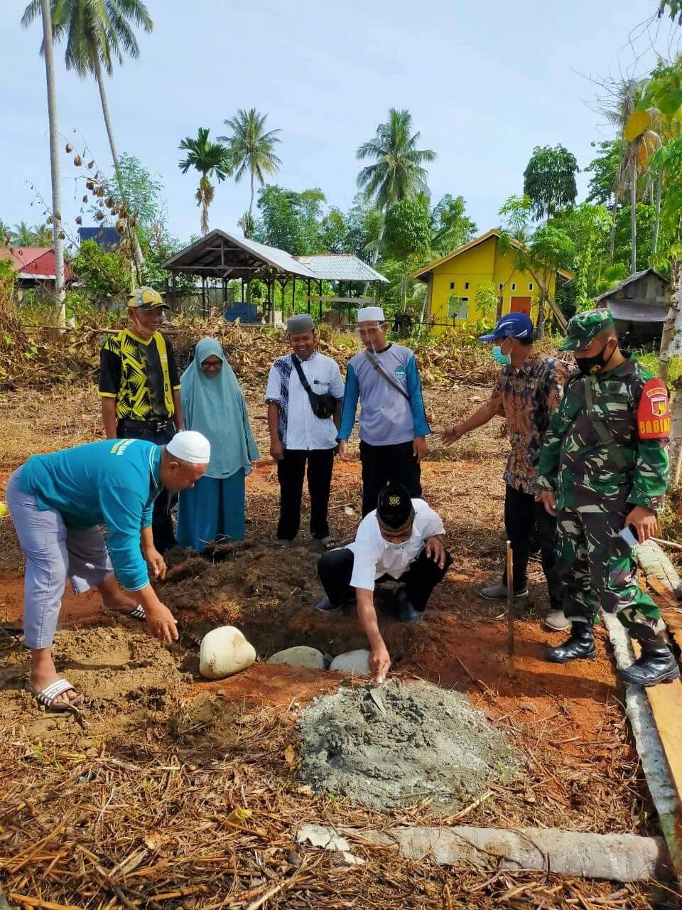 Kepala KUA Torue Tandai Peletakan Batu Pertama Mushalla AlMukhlasin