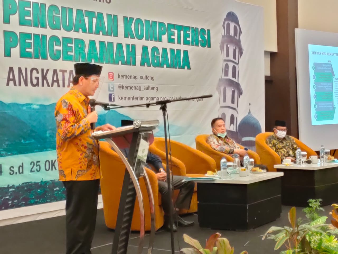 Buka Bimtek Penceramah Agama, Kakanwil: Jaga Bersama Pilkada Agar Berjalan Jurdil dan Aman