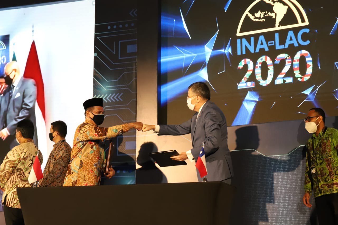 Perkuat Hubungan Dagang, RI-Chile Tandatangani MoU Jaminan Produk Halal