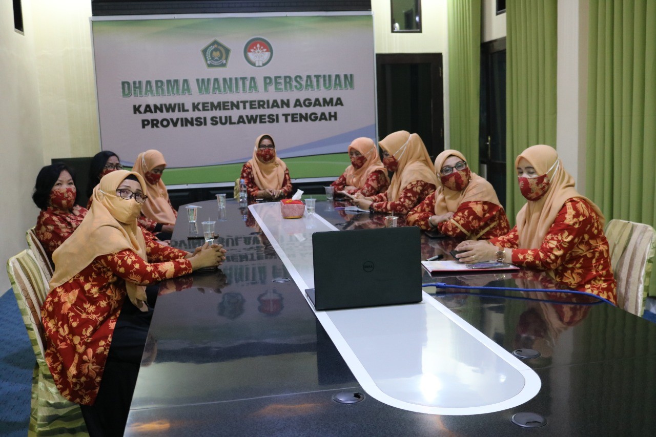 DWP Kemenag Sulteng Ikuti Webinar Nasional Pola Komunikasi Orang Tua dan Anak