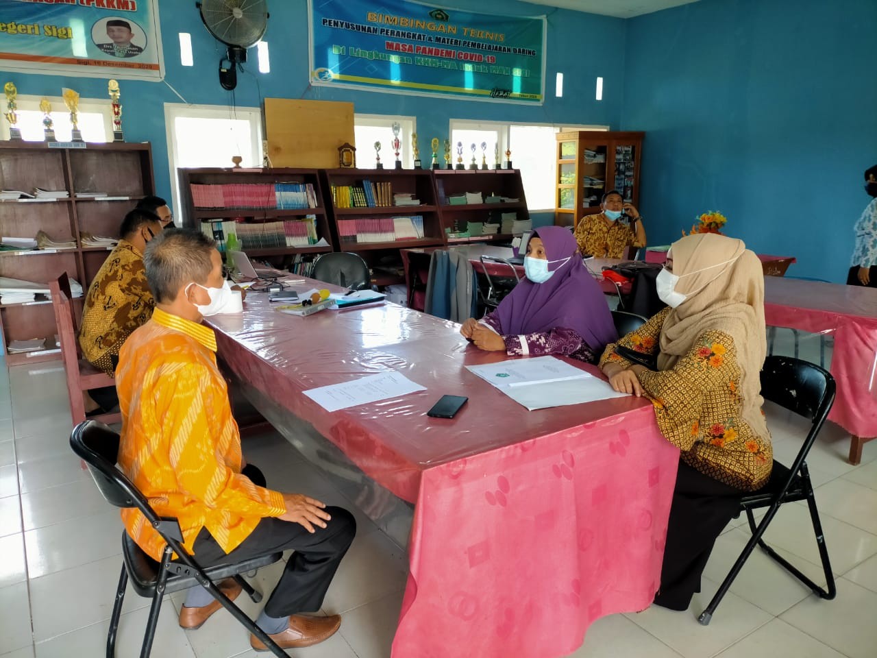 Tim Monev Kanwil Monitoring Tukin Terhutang Di MAN Sigi