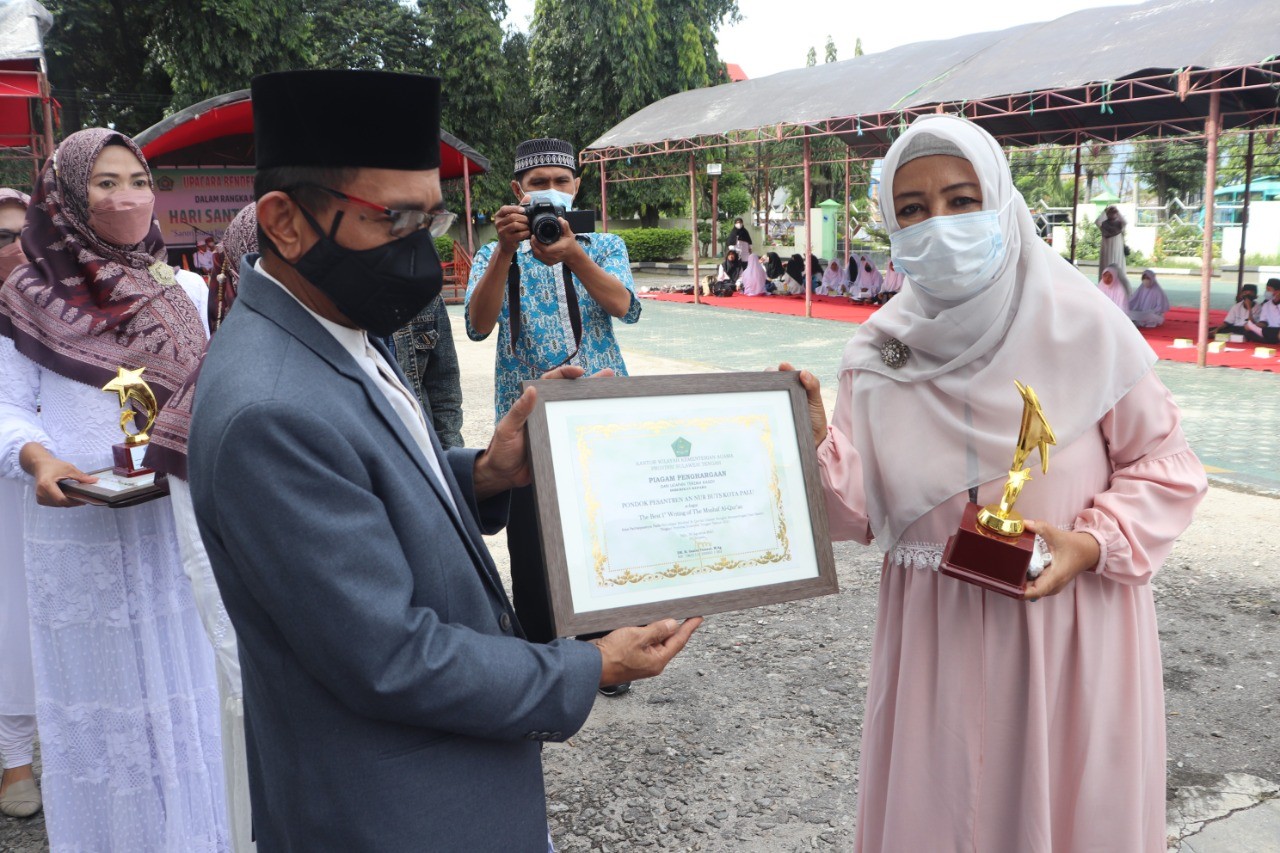 Peringatan Hari Santri, Ponpes Asal Kota Palu Menangkan Lomba Penulisan Mushaf AlQuran