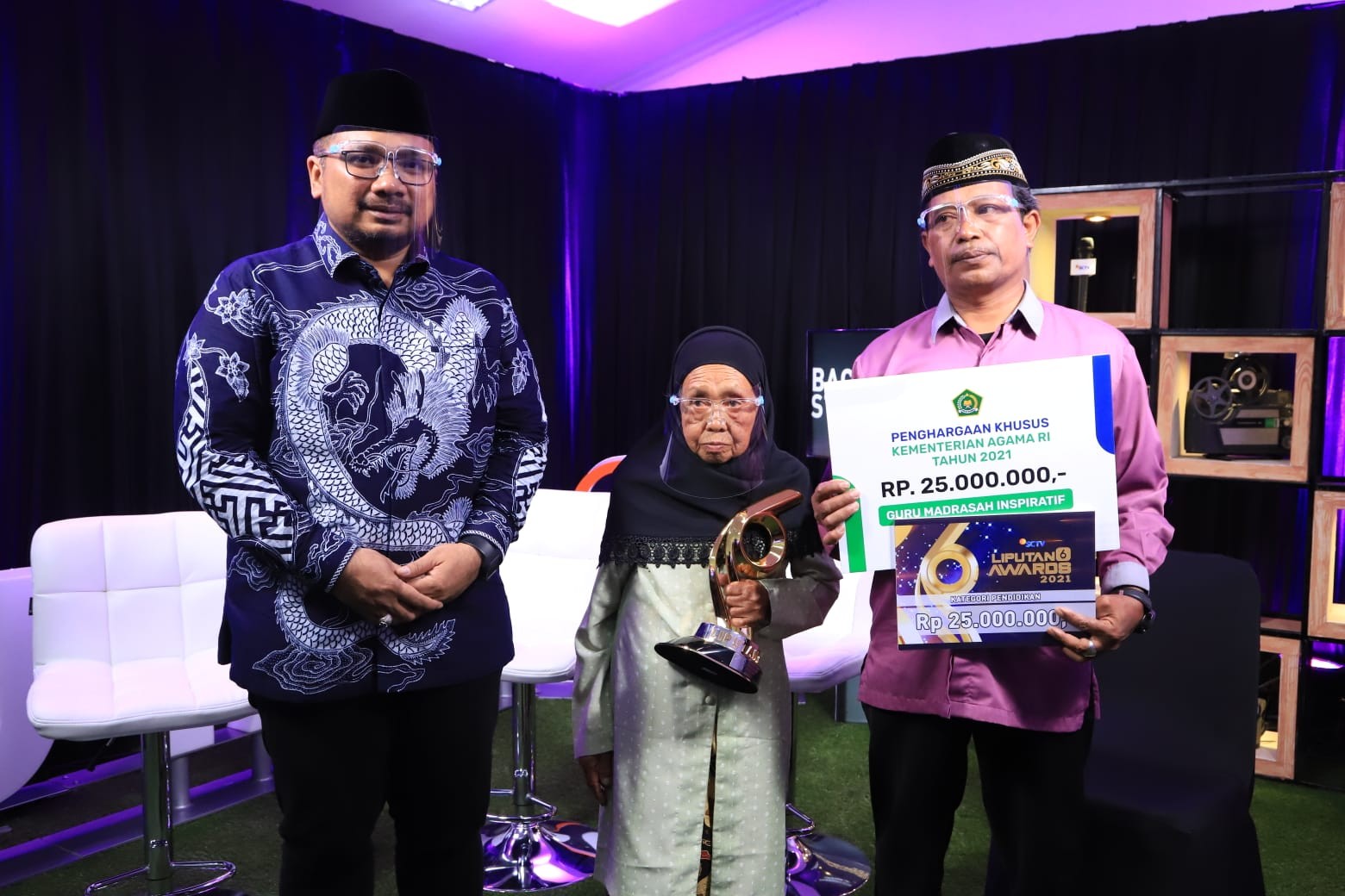 68 Tahun Mengajar Madrasah, Menag Siapkan Afirmasi untuk Ibu Neneh Hasanah