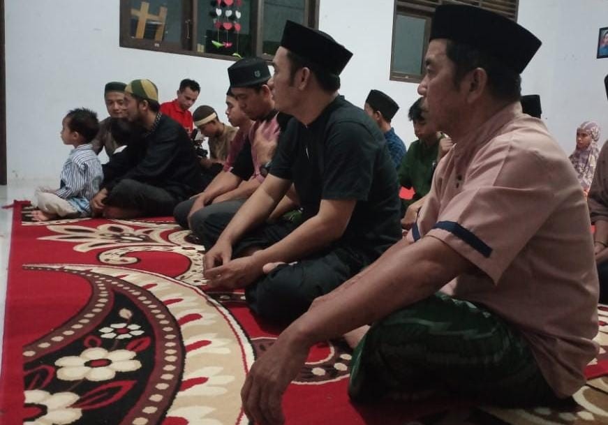 Keluarga Besar MAN Touna Buka Puasa Bersama