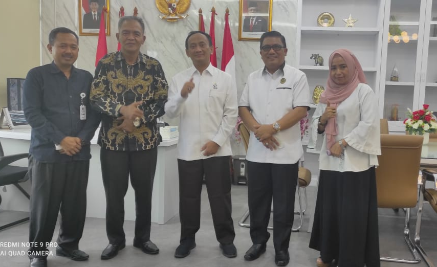Kepala MAN 2 Kota Palu Upayakan Pengadaan Mebeler