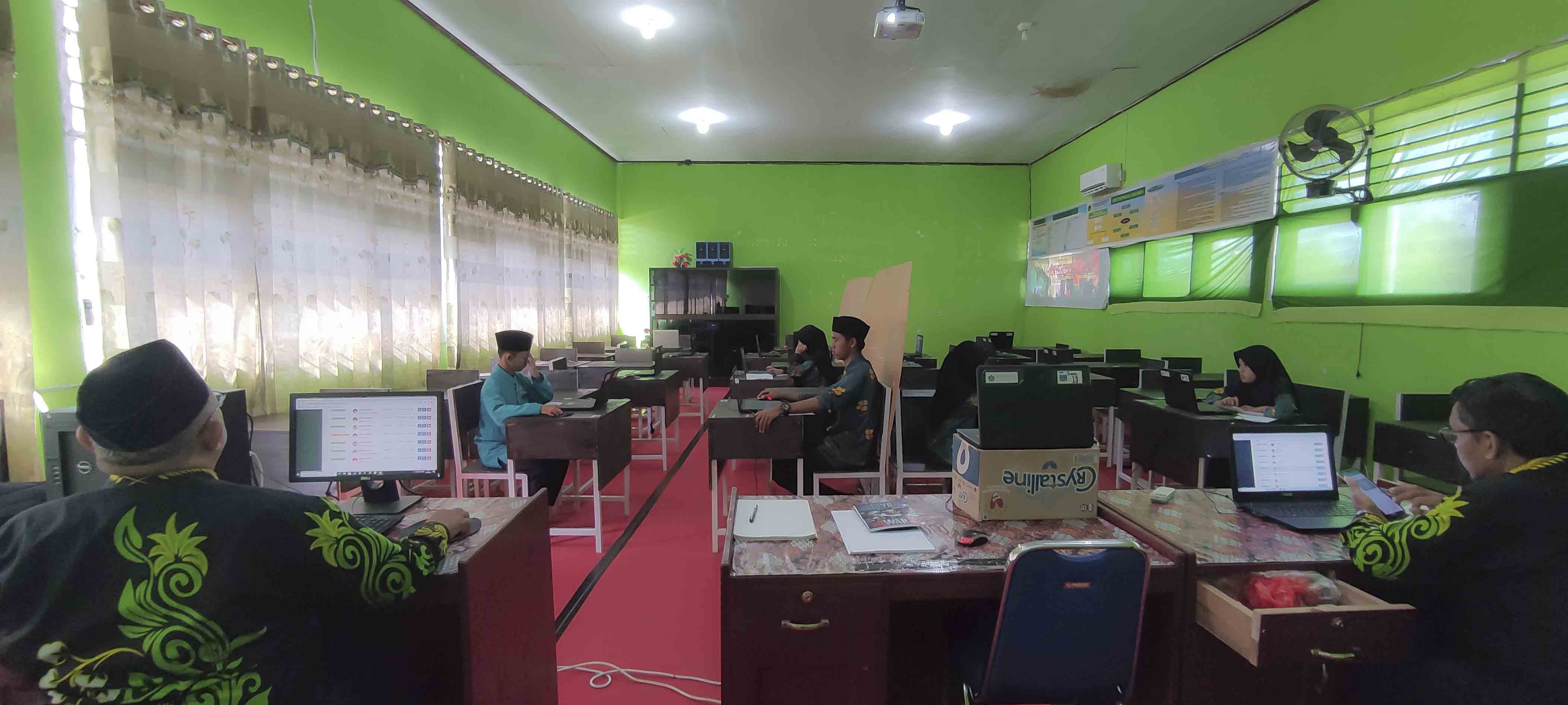 12 Siswa MAN 1 Poso Ikuti KSM Tingkat Kabupaten dan Kota