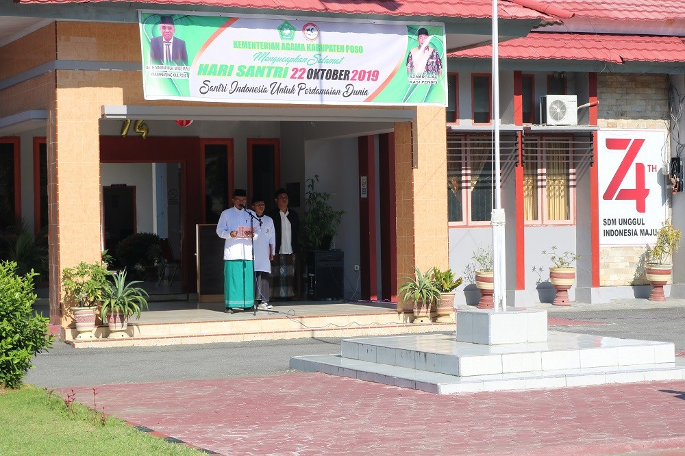 Peringati Hari Santri Nasional 2019, Kemenag Poso Gelar Upacara Bendera