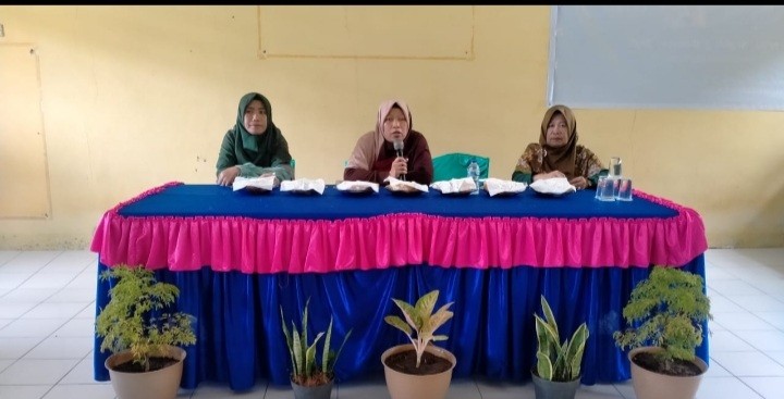 MTsN 2 Banggai Laut Laksanakan Pembagian Raport, Wakasek : Nilai Yang di Capai Harus Menjadi Motivasi