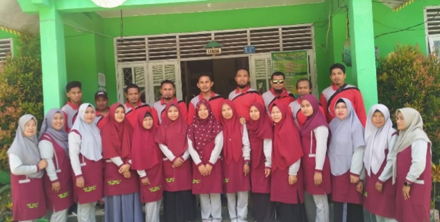 Gelar Jumat Berkah, MTsN 2 Banggai Laut Tebarkan Kebaikan