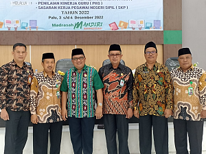 Kakanwil Buka Pelaksanaan Workshop Bagi Guru dan Tenaga Pendidikan di  MAN 2 Kota Palu