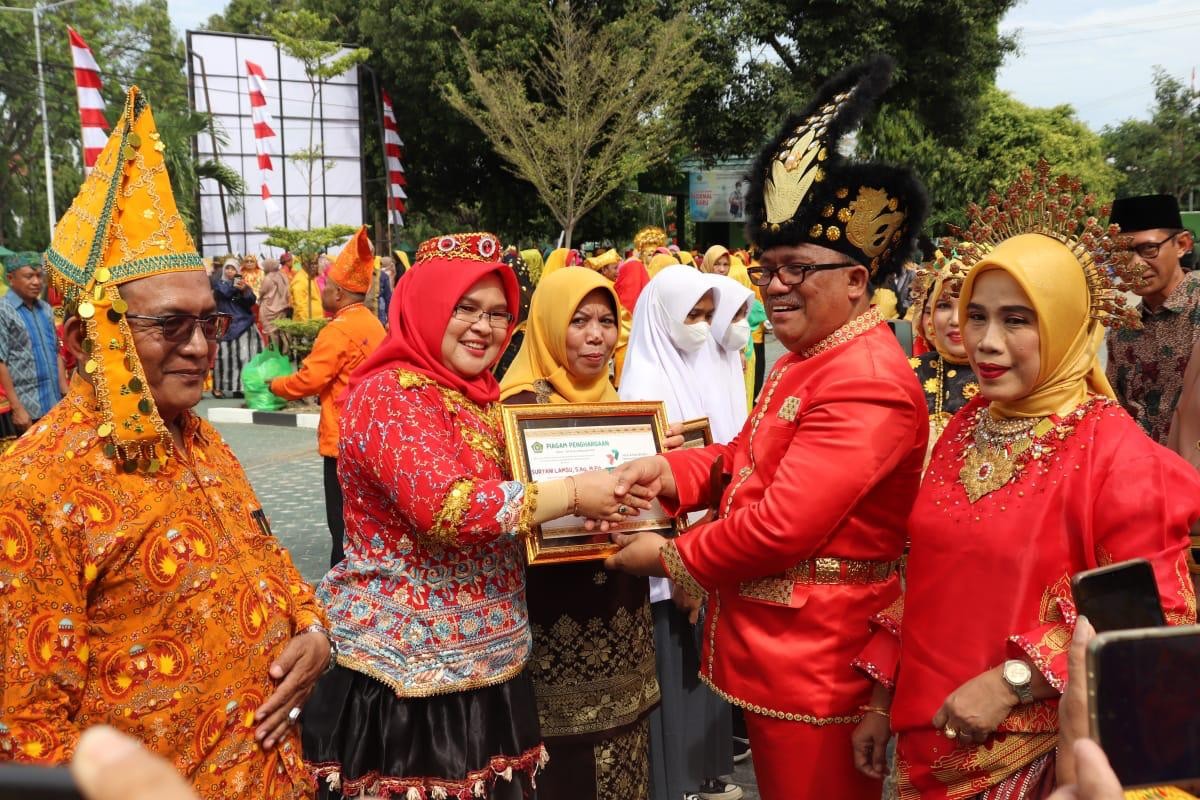 HAB 77, ASN Kemenag Sulteng dan Para Siswa Madrasah terima berbagai Penghargaan dan Bantuan