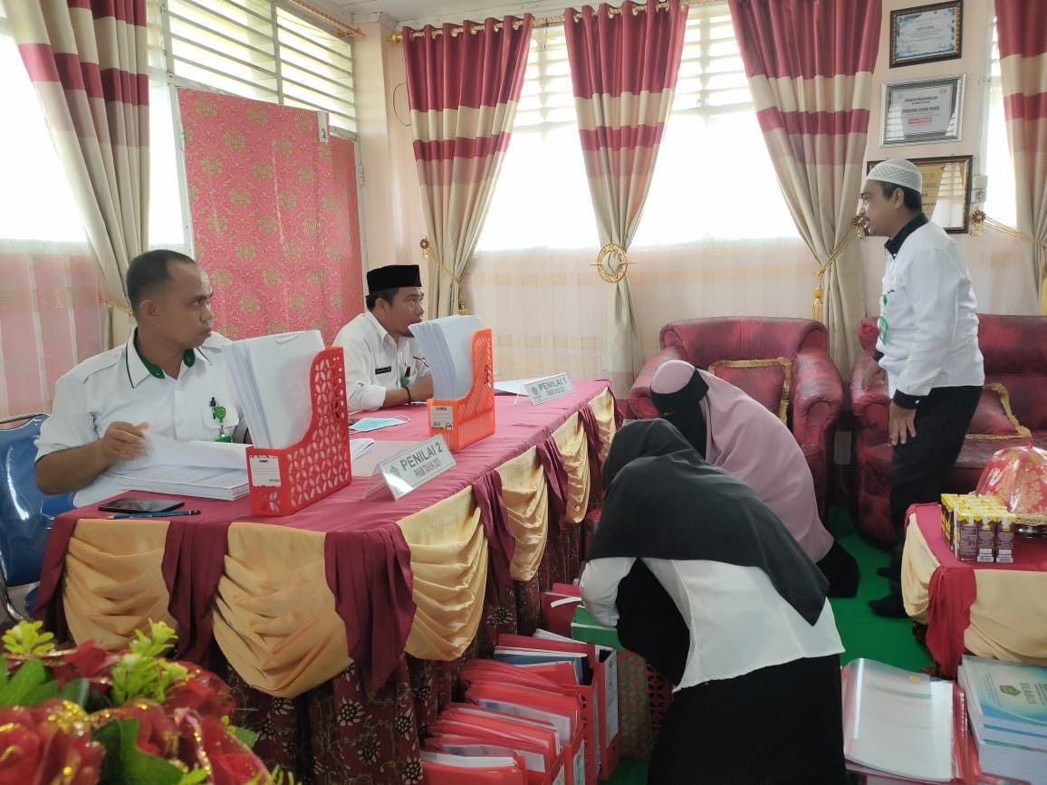 2 TIM Pengawas Madrasah Laksanakan PKKM di MAN Tolitoli
