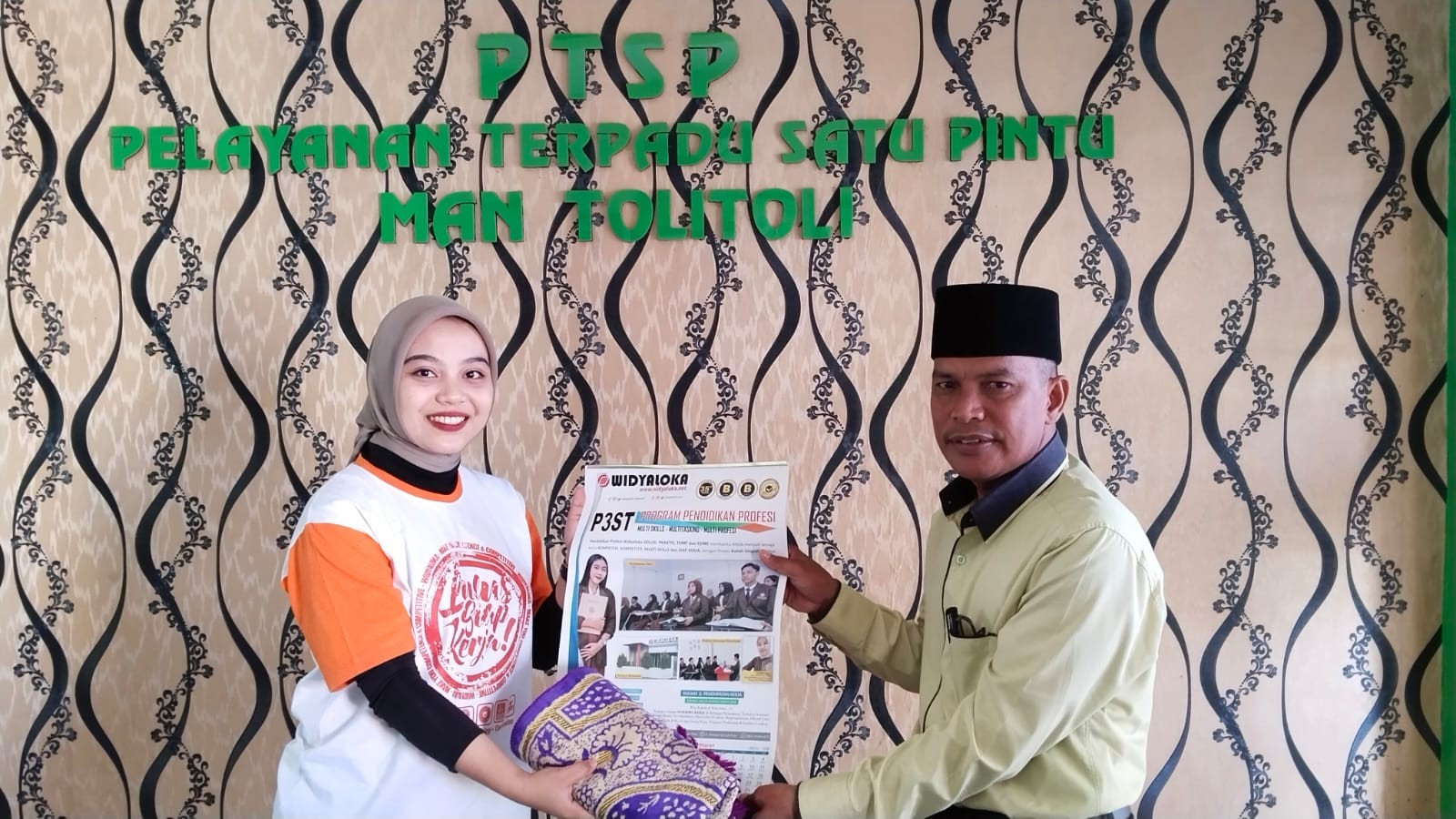 Wakamad Humas MAN Tolitoli Menerima Kunjungan Tim Sosialisasi Widyaloka Palu 