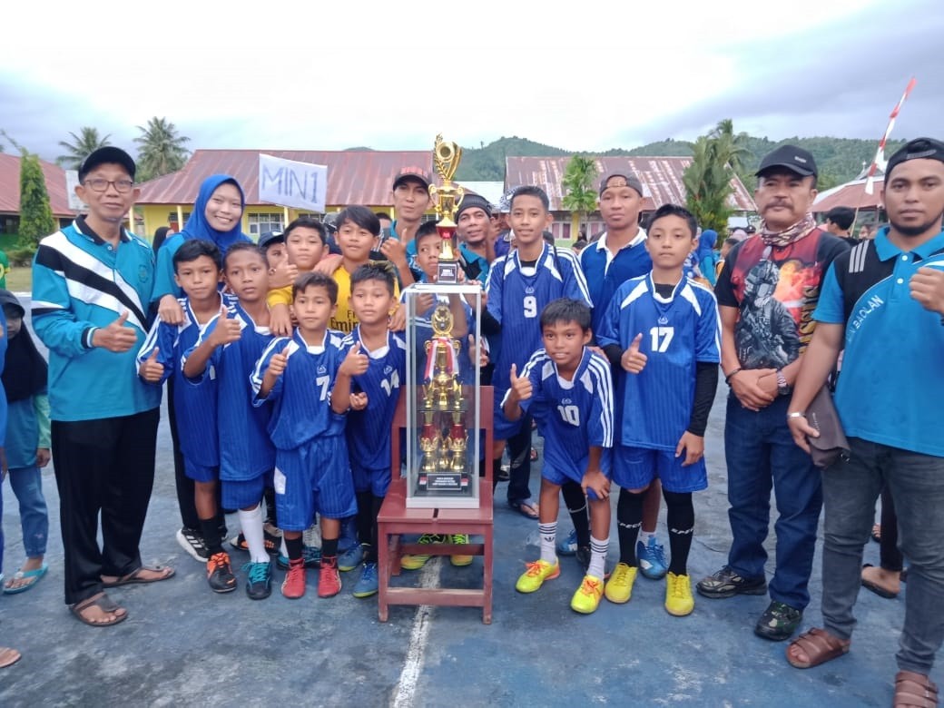 Tim Futsal MI Negeri 1 Tolitoli Juara Pada Turnamen Futsal Antar SD/MI