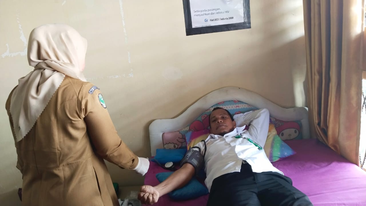 Siswa Man Tolitoli Gelar Aksi Donor Darah Dalam Rangka Memperingati HUT ke 77 PMI 
