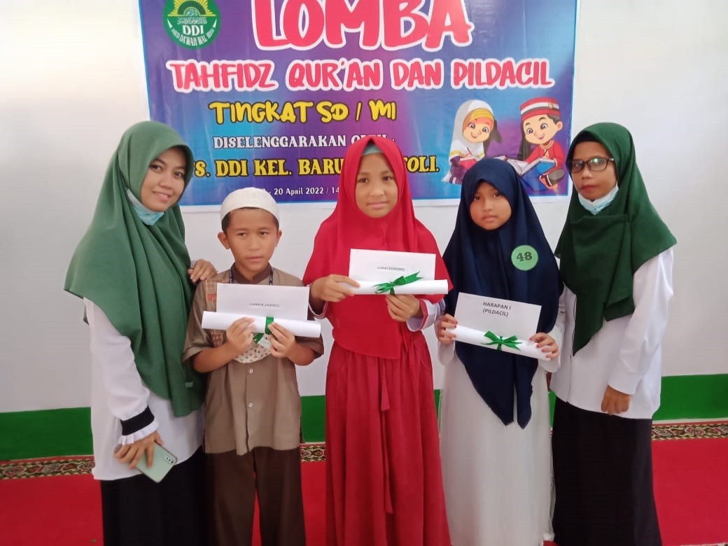 Siswa MI Negeri 1 Tolitoli Meraih Prestasi Pada Kegiatan Lomba Tahfidz Quran dan Pildacil