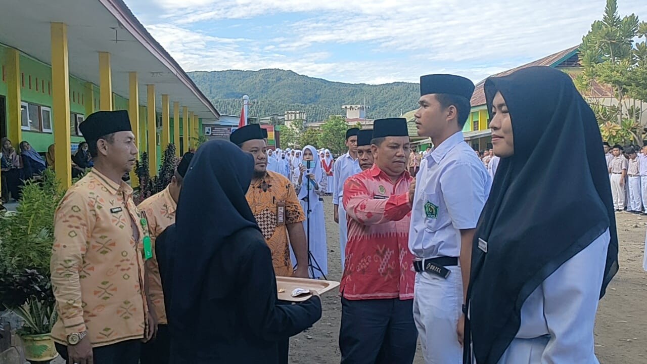 Kukuhkan  Paskibraka, Kepala  MAN Tolitoli Tanamkan Cinta Tanah Air