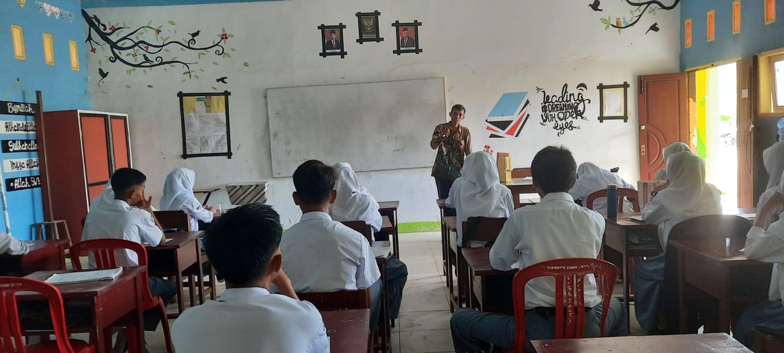 Sosialisasi Penerimaan Mahasiswa Baru Institut Teknologi Kesehatan dan  Bisnis Graha Ananda Palu Tahun 2023