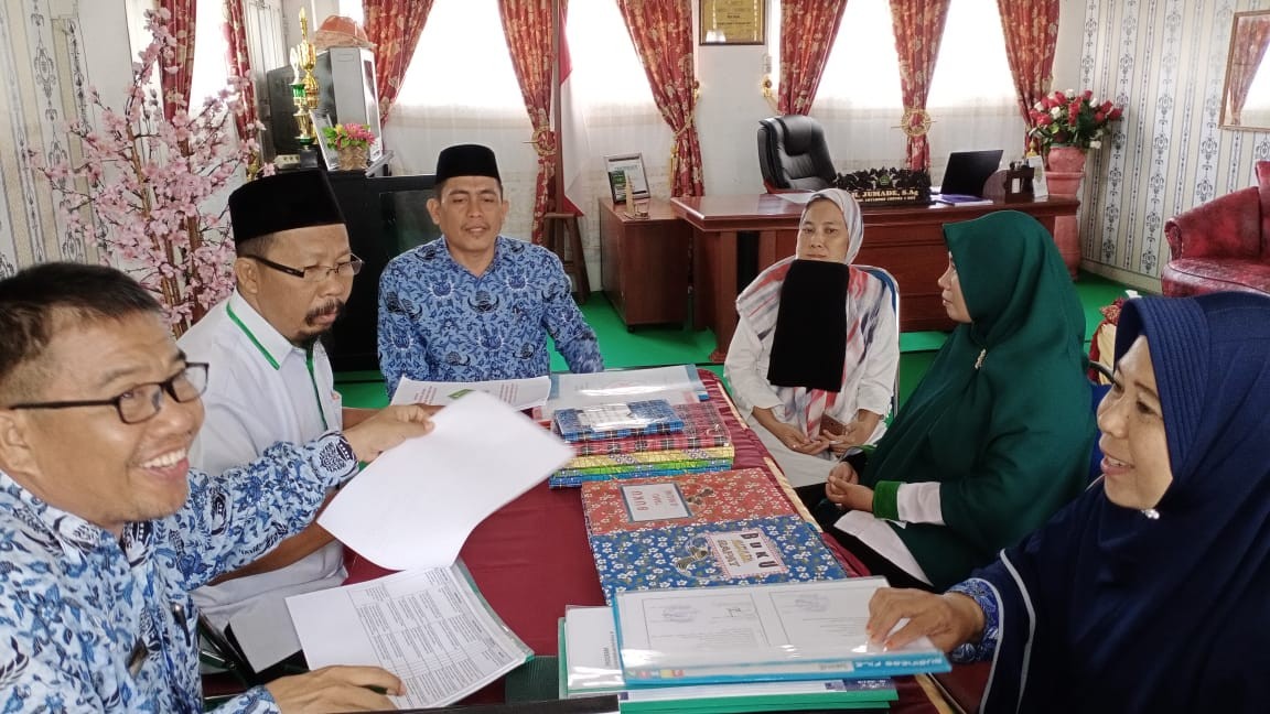 SUPERVISI KEPALA MADRASAH ALIYAH NEGRI TOLITOLI