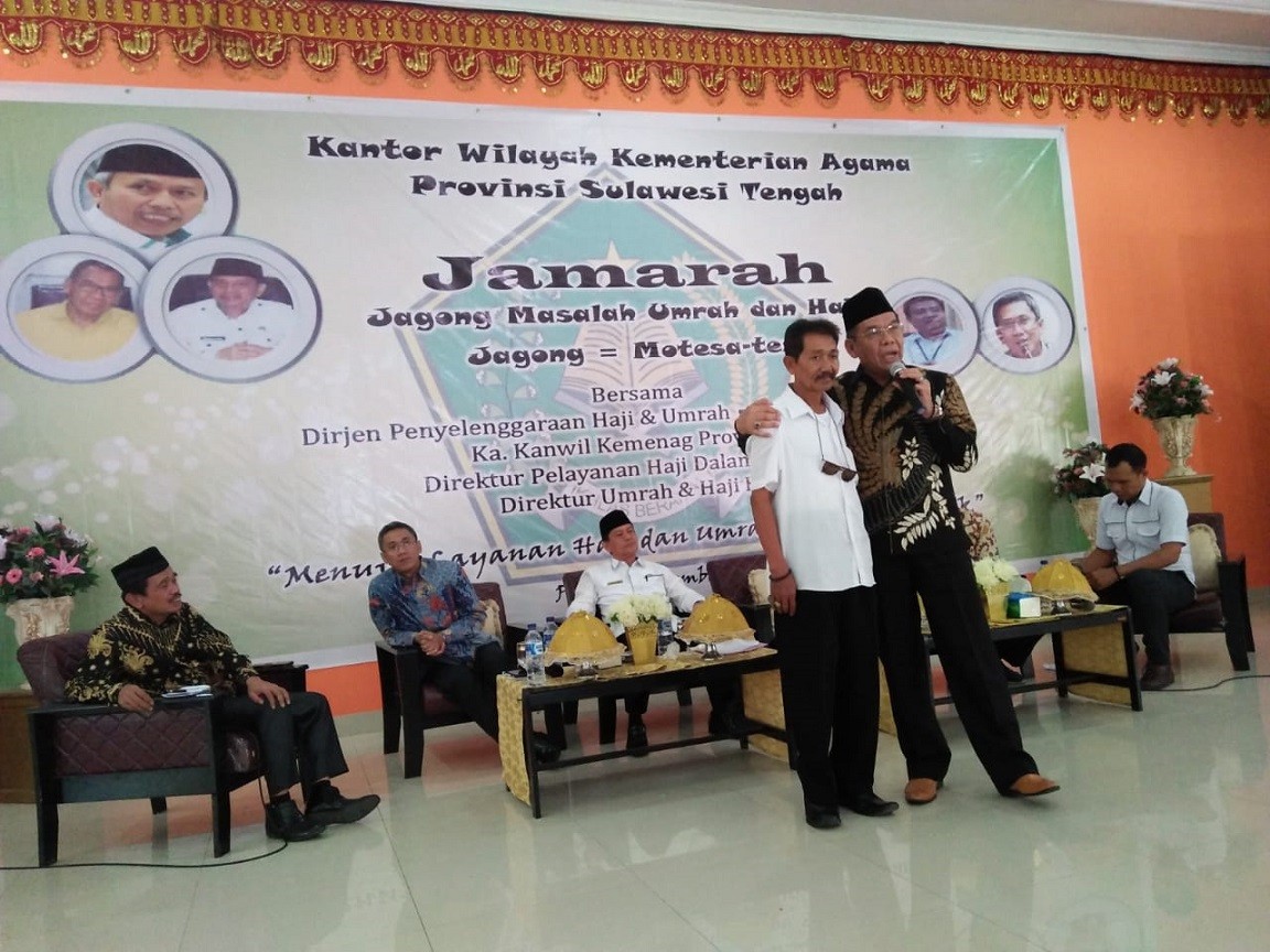 Baju Batik Direktur Bina Haji Laku Rp10 Juta