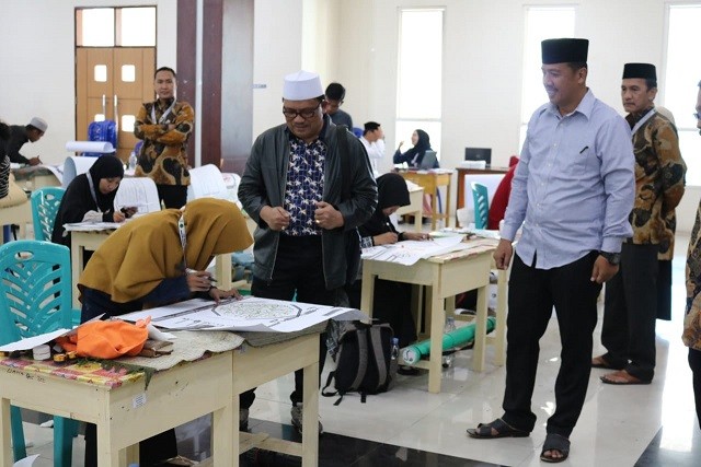 Kakanwil Kemenag Sulteng Kunjungi Lomba Cabang Kaligrafi di MTQ XXIX
