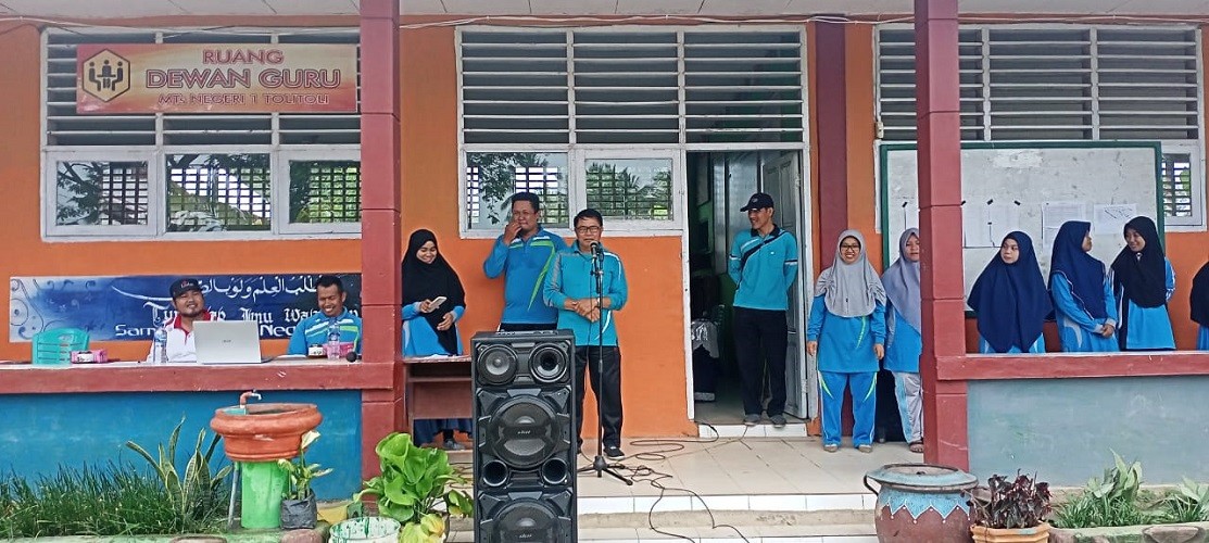 Semarakkan HUT RI ke- 77, MTs N 1 Tolitoli Laksanakan Lomba Senam PGRI