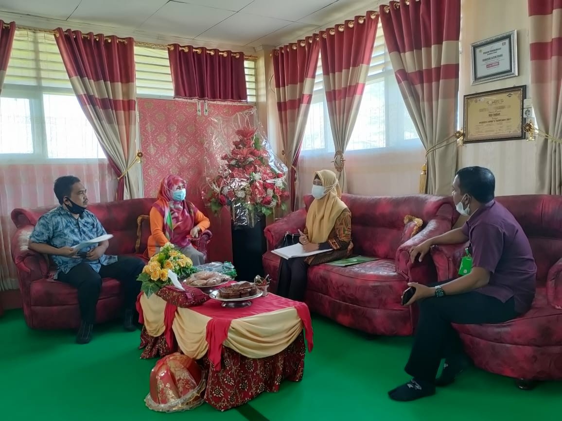 Kaur TU MAN Toiltoli Ingatkan Siswa Sebelum Menjawab Soal Untuk Berdoa