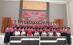 Kamad MAN 2 Kota Palu Kukuhkan 37 Anggota Paskibra Madrasah Tahun 2023