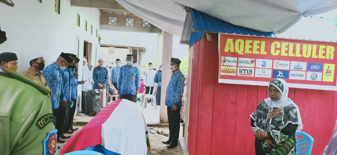 Kasubbag TU Pimpin Upacara Pelepasan Jenazah Almarhum Badrun