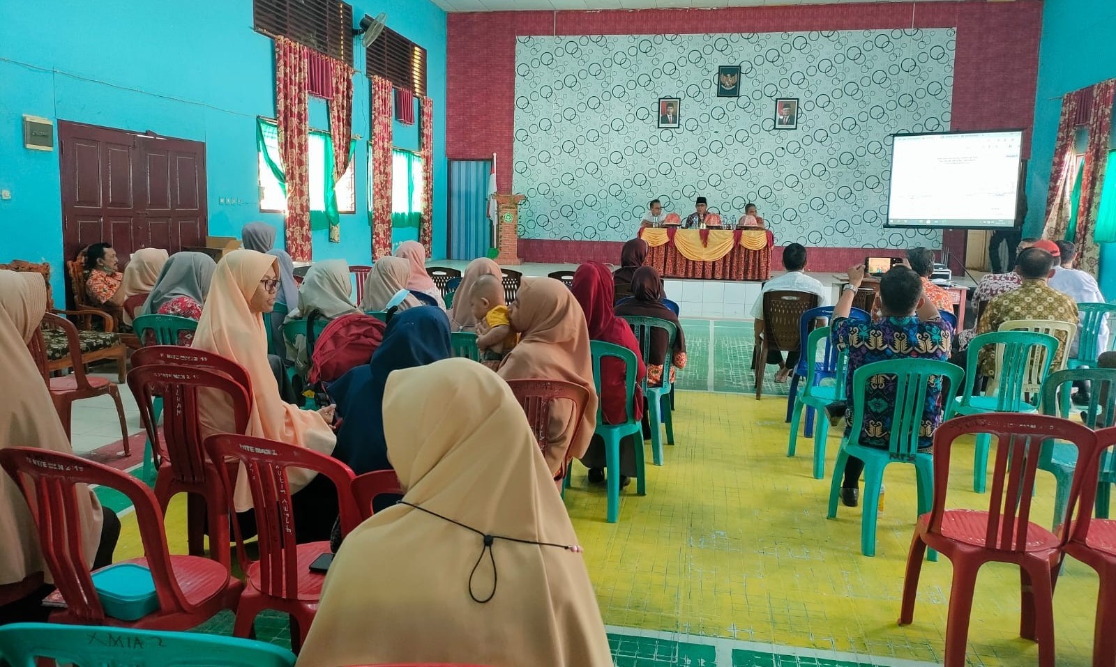  Kamad Pimpin Rapat Sosialisasi Penetapan RAPBM Dana BOS  MAN Tolitoli Tahun Anggaran 2022