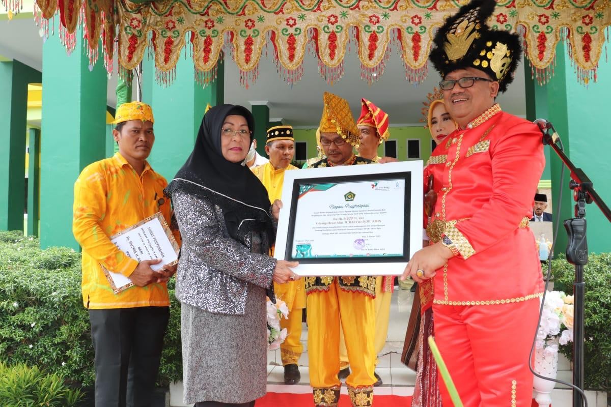 HAB 77, MTsN 4 Kota Palu Terima Hibah Tanah dari Keluarga Rasyid