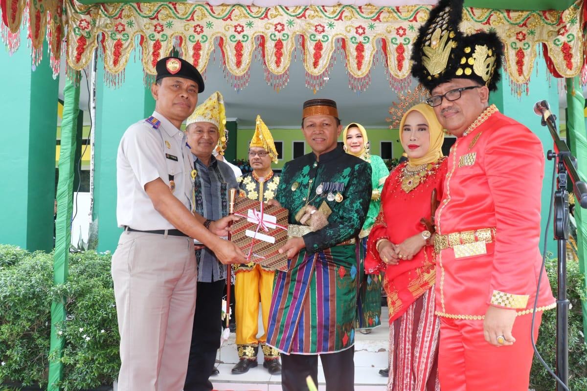 Kemenag Sulteng Terima Sertifikat Tanah Wakaf dari BPN
