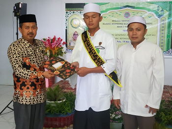 MAN 2 Kota Palu  Siarkan Gelar Ujian Tahfidzul Quran Santri IBSDM melalui Live Streaming